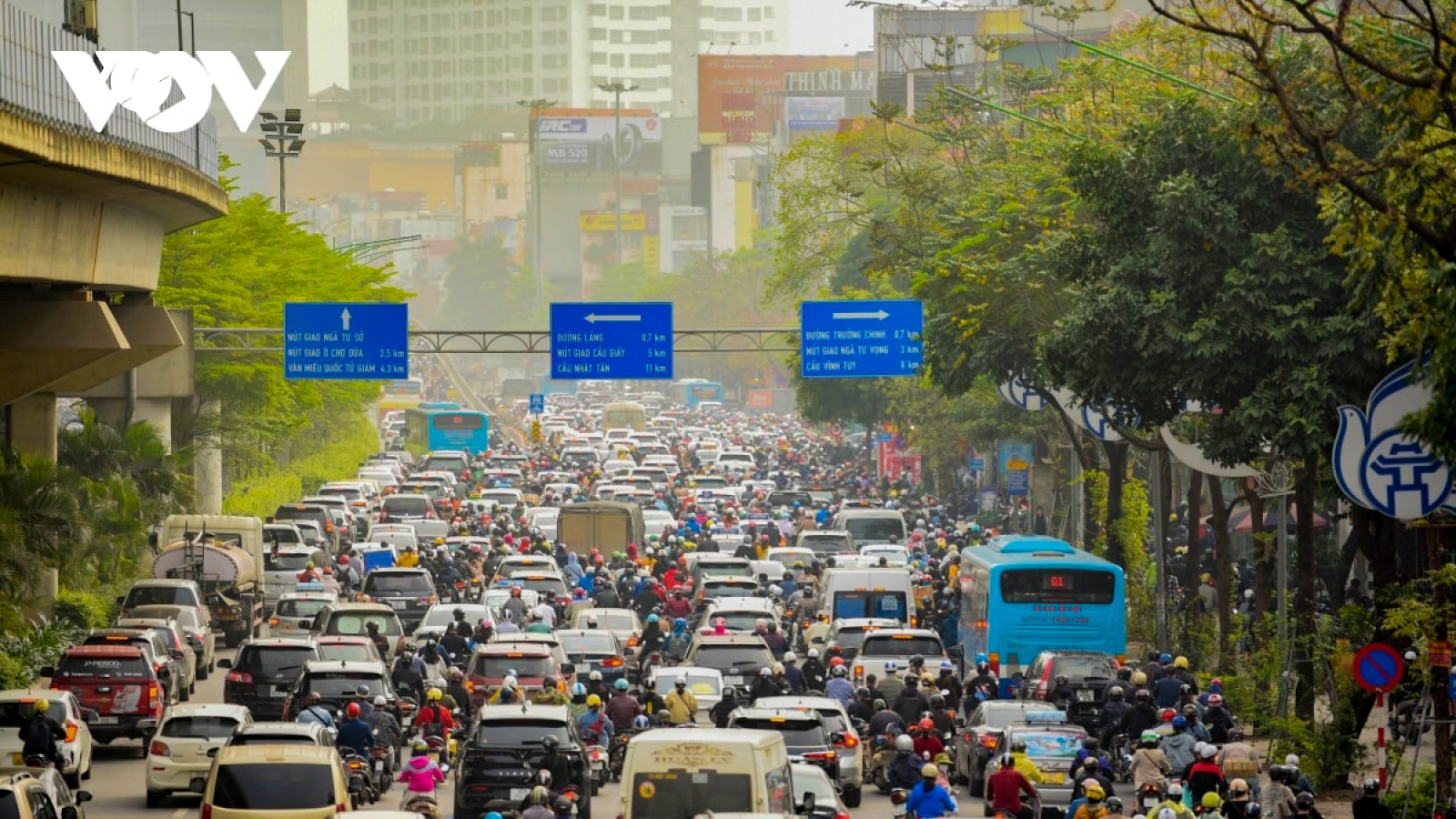 Hà Nội sẽ lập vùng phát thải thấp, cấm xe tải, siết xe máy không đạt chuẩn